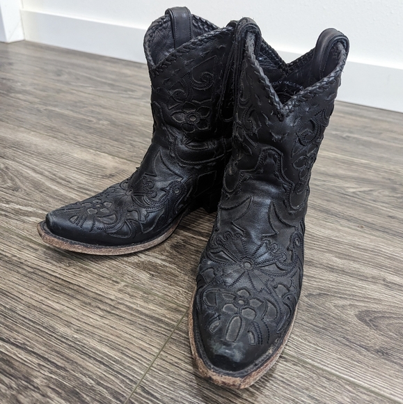 Boots - Picture 2 of 4